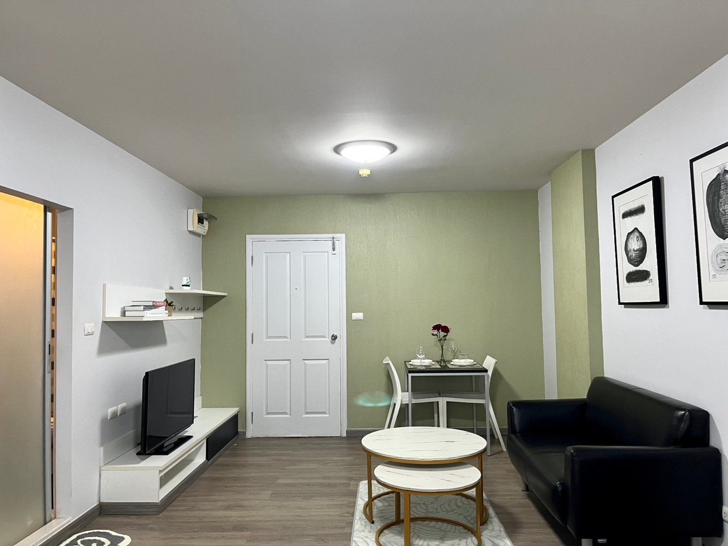 90e0dcb4c5bc4a81bf5971f0ca819923