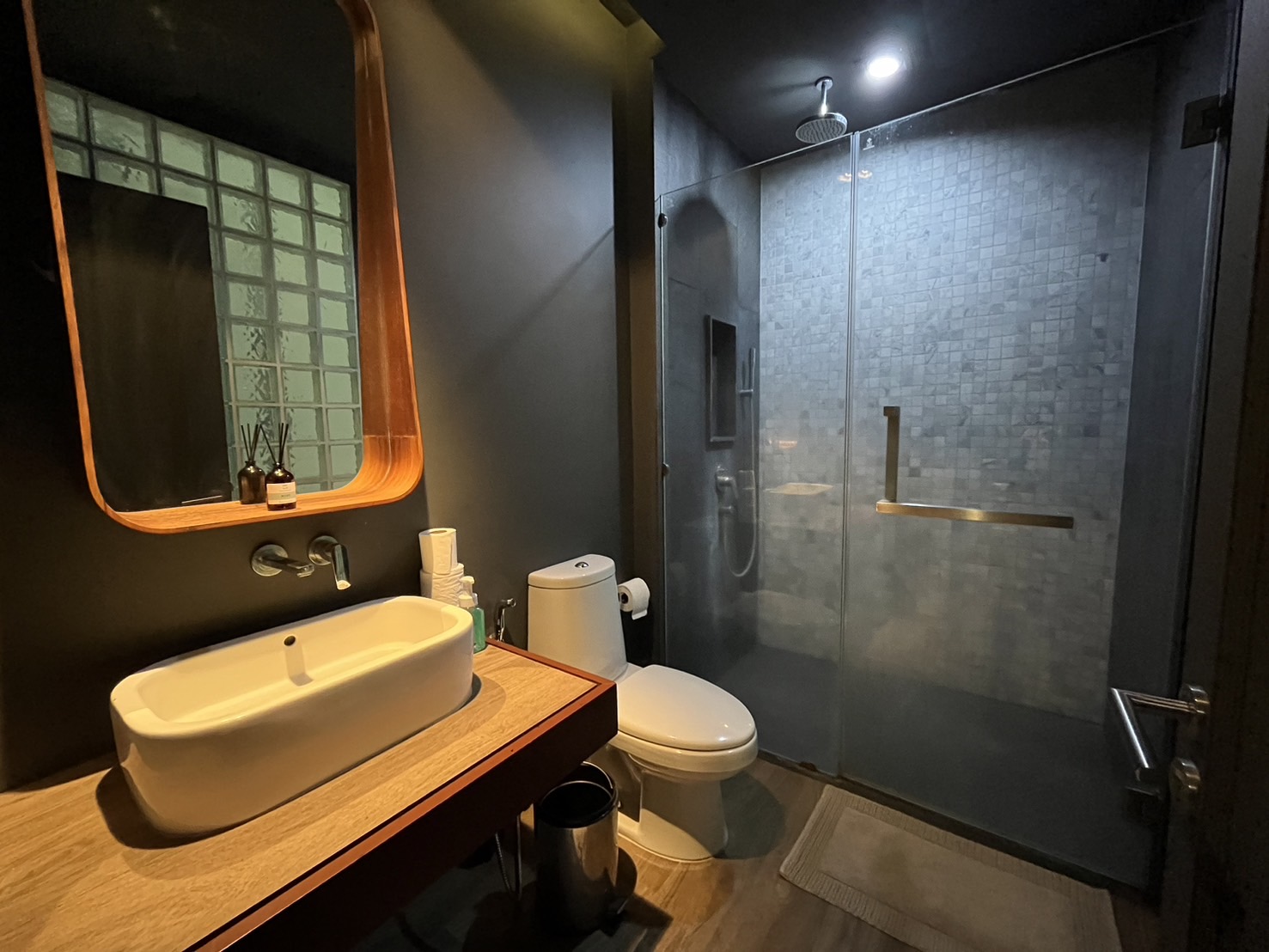 a0c0298bf2fd46bb87d80ecbeff5497e