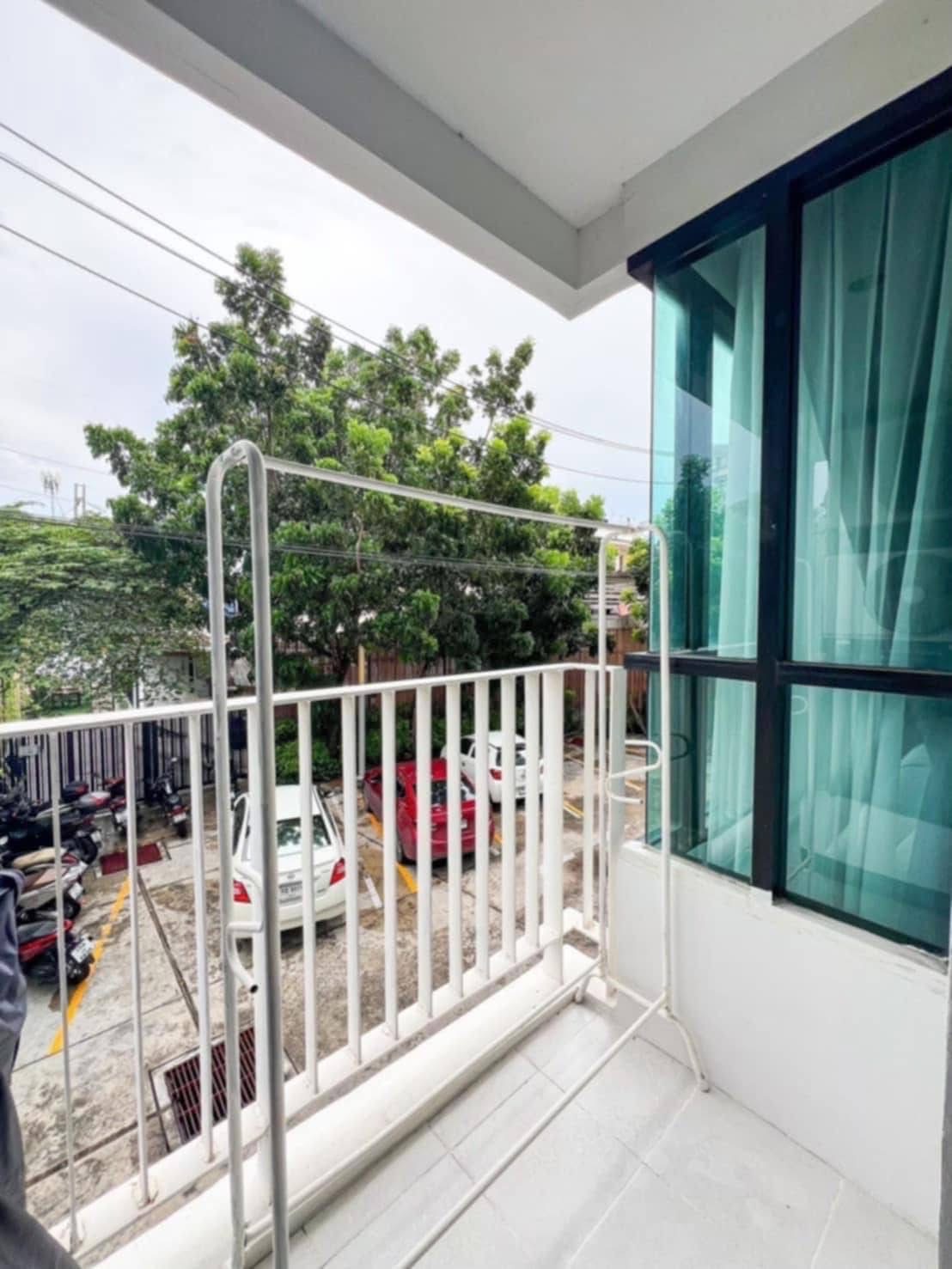 dafba2804e6e4de9b7d2c558c16a2199