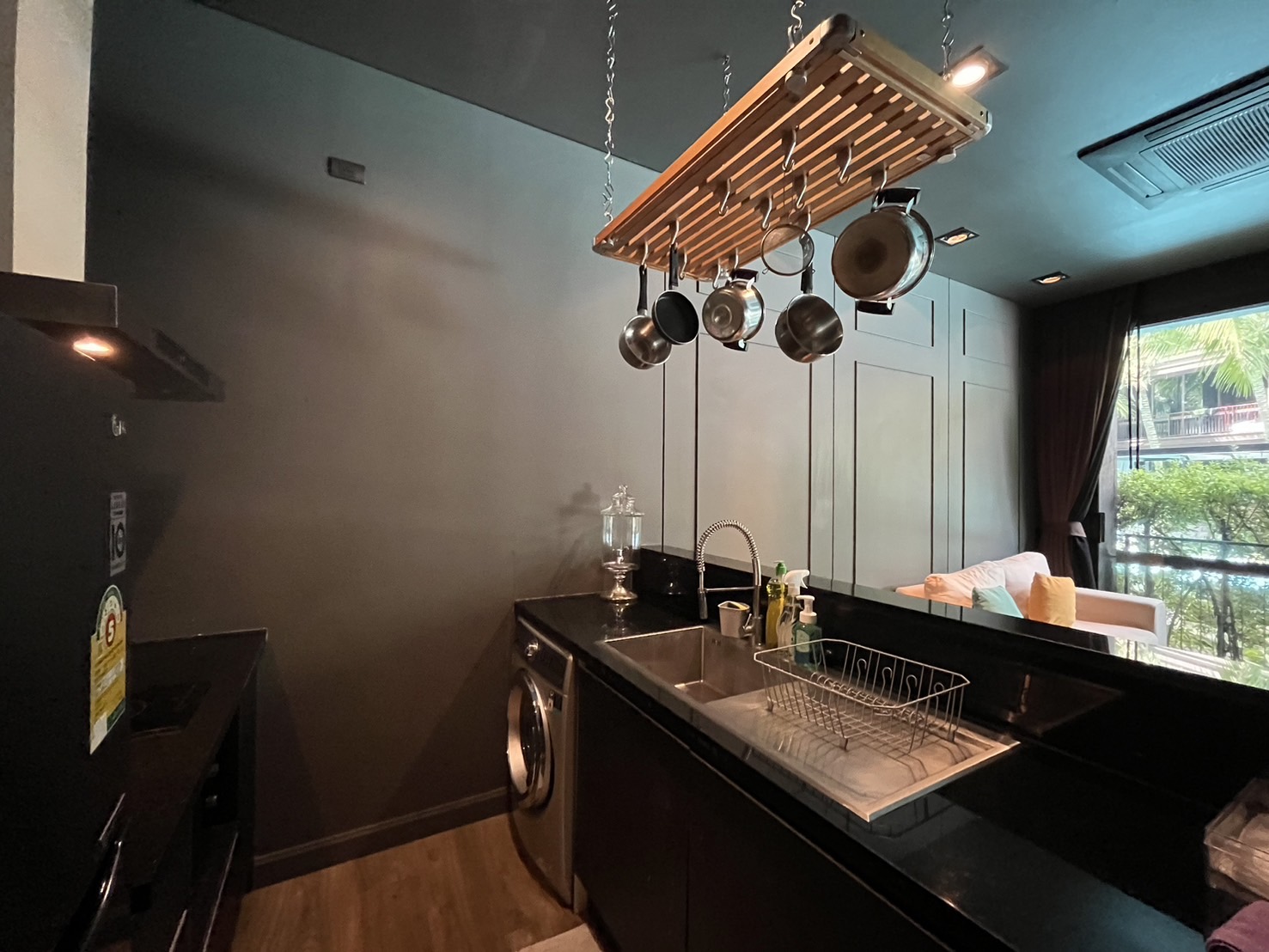 e574d20a32f149b0a2b98fa9f9326996