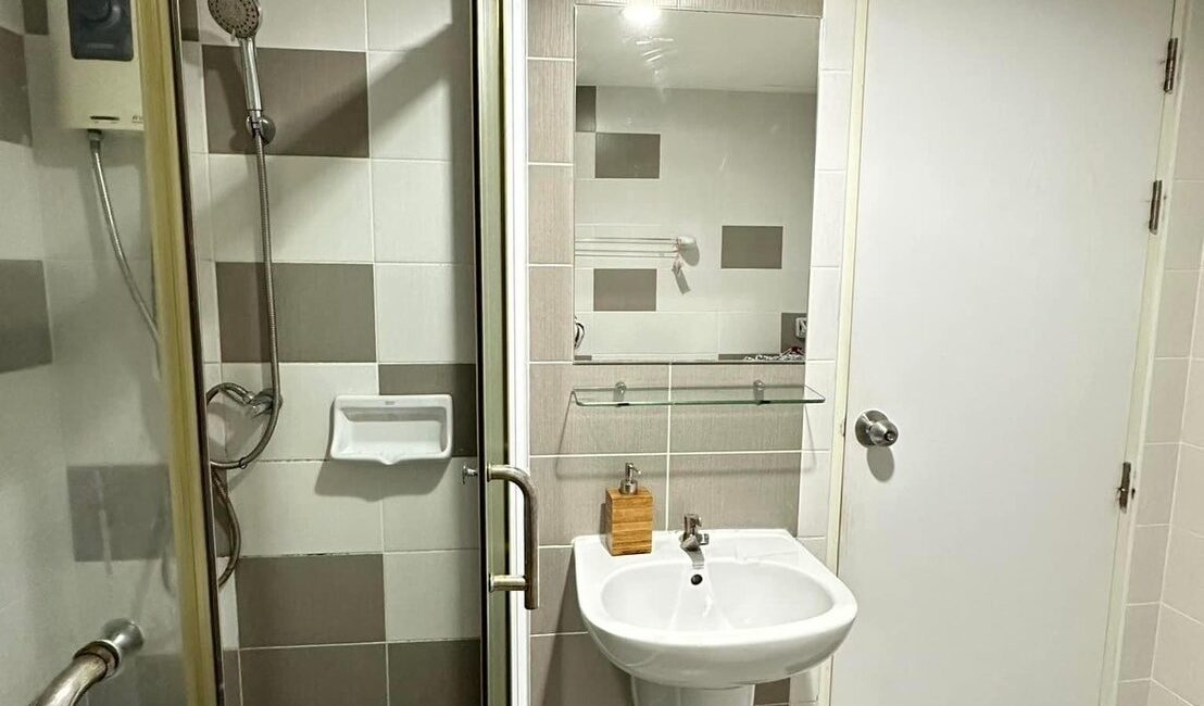 For rent Zcape3 Condominium