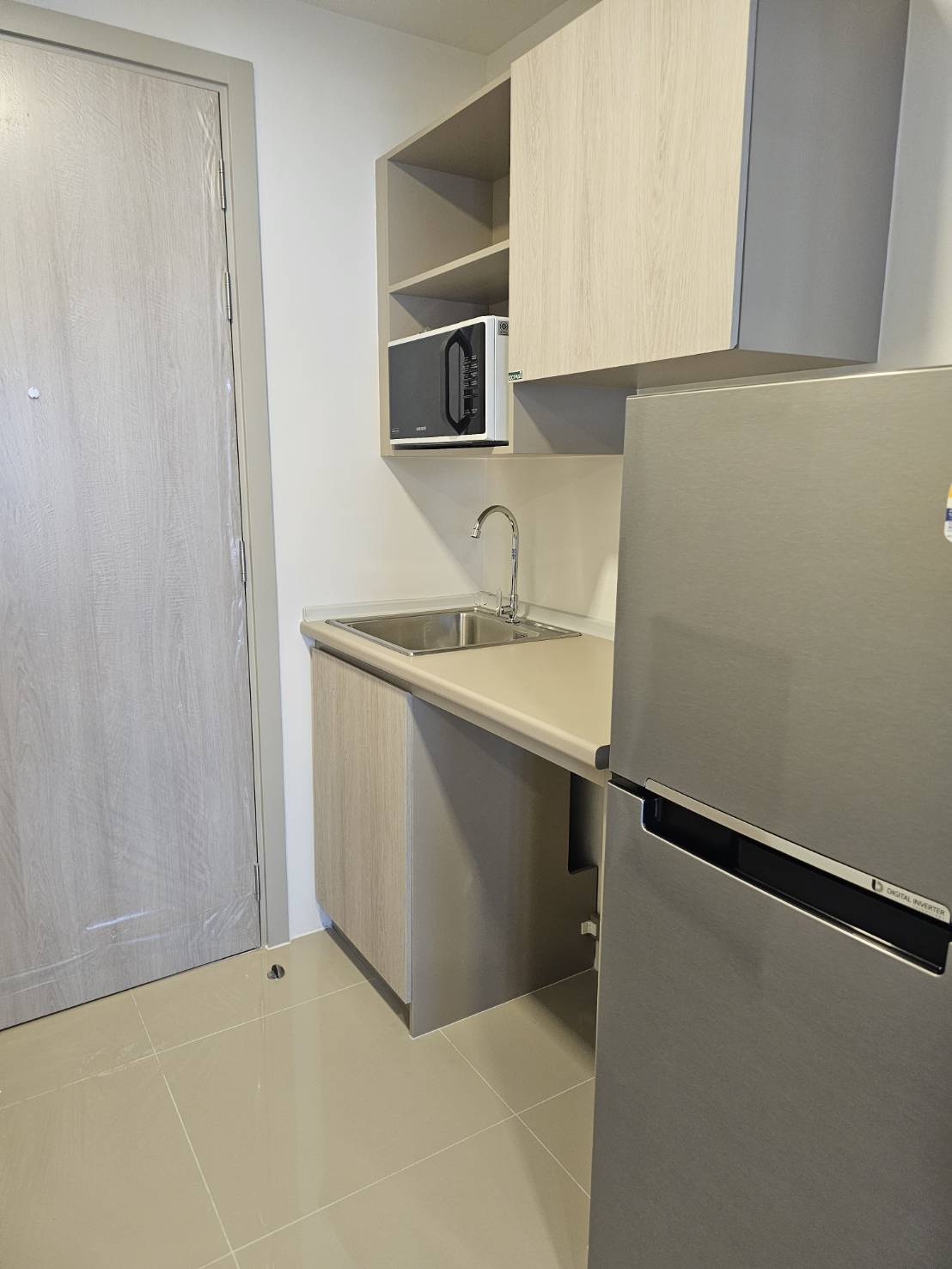 951c0e6dfc9240d3ad09e8a2db832746-1