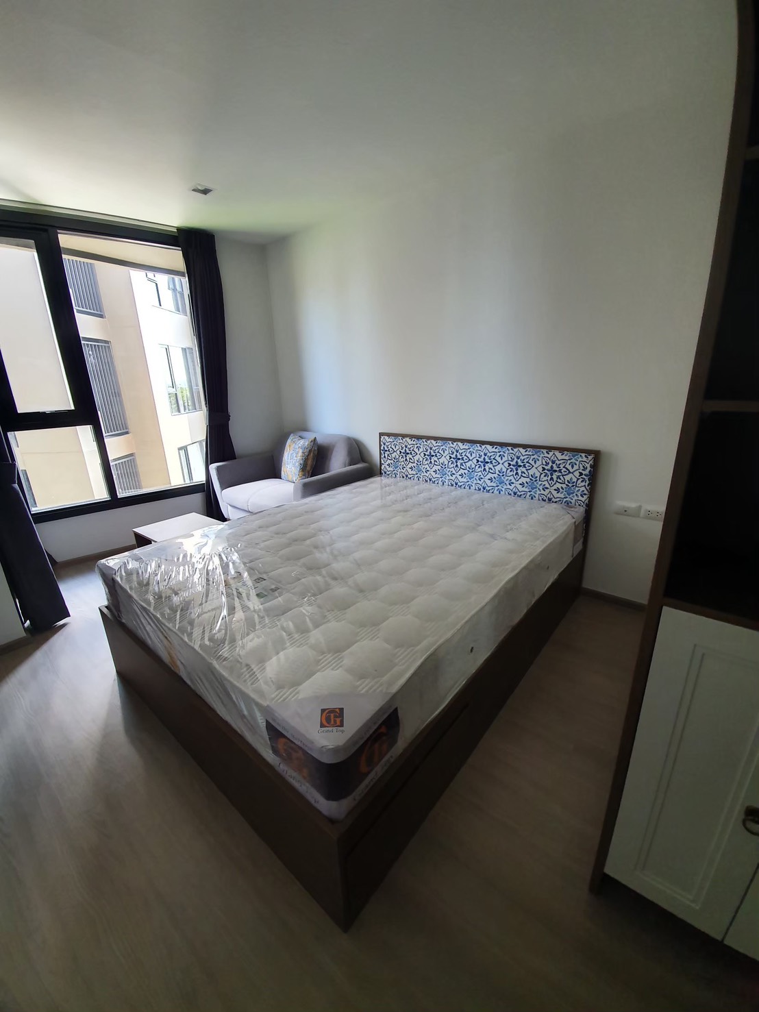 42ad2d3701054f9fbae5c24bd31265de