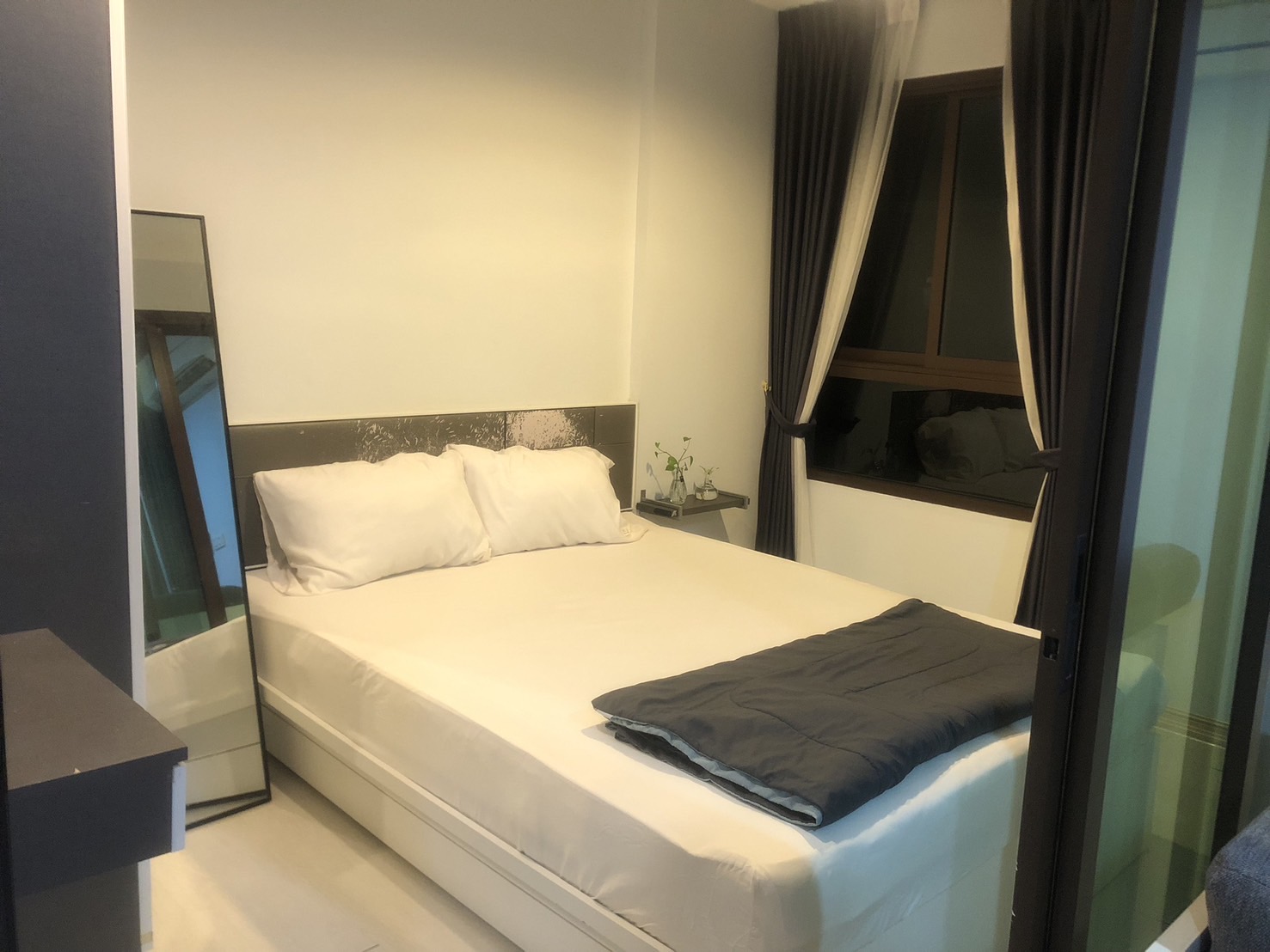 500ef983daba482b850261b42a21f247-1