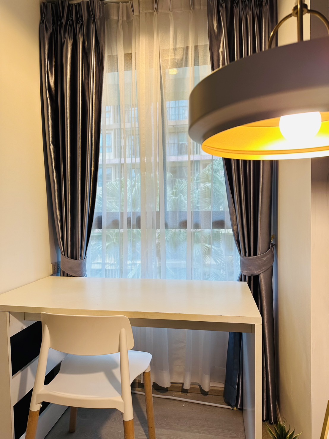 5f3504bf4ddb49b896332098b18d4e54-1