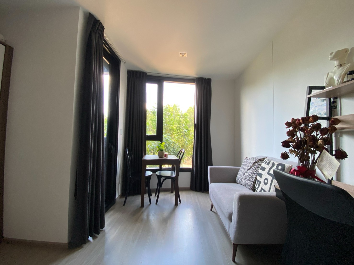 b18d58eddd8a4456a623101aee4c9512-1