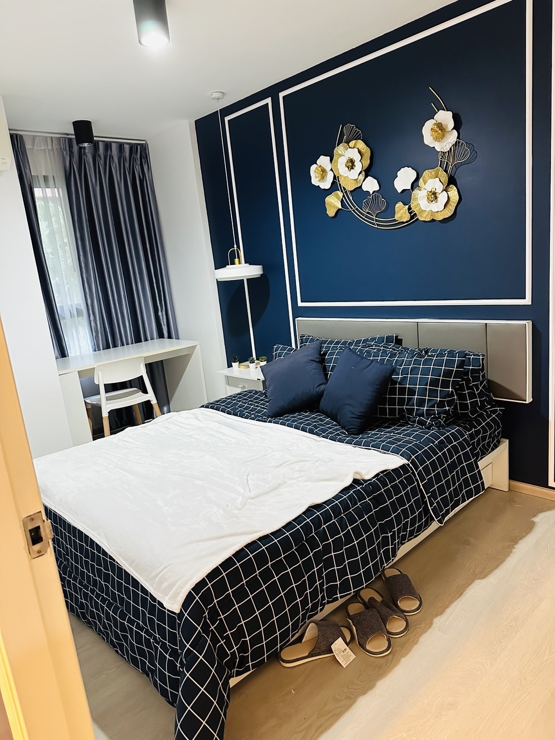 d031b05a80ce423cb47adafa19b3555a-1