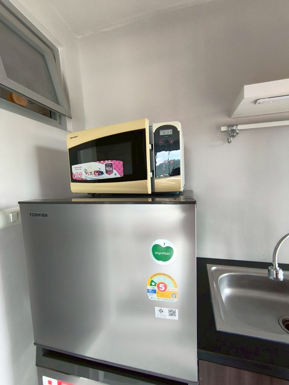 0d2bd55c3a5c4c98a0c62a6dc82d215e-1