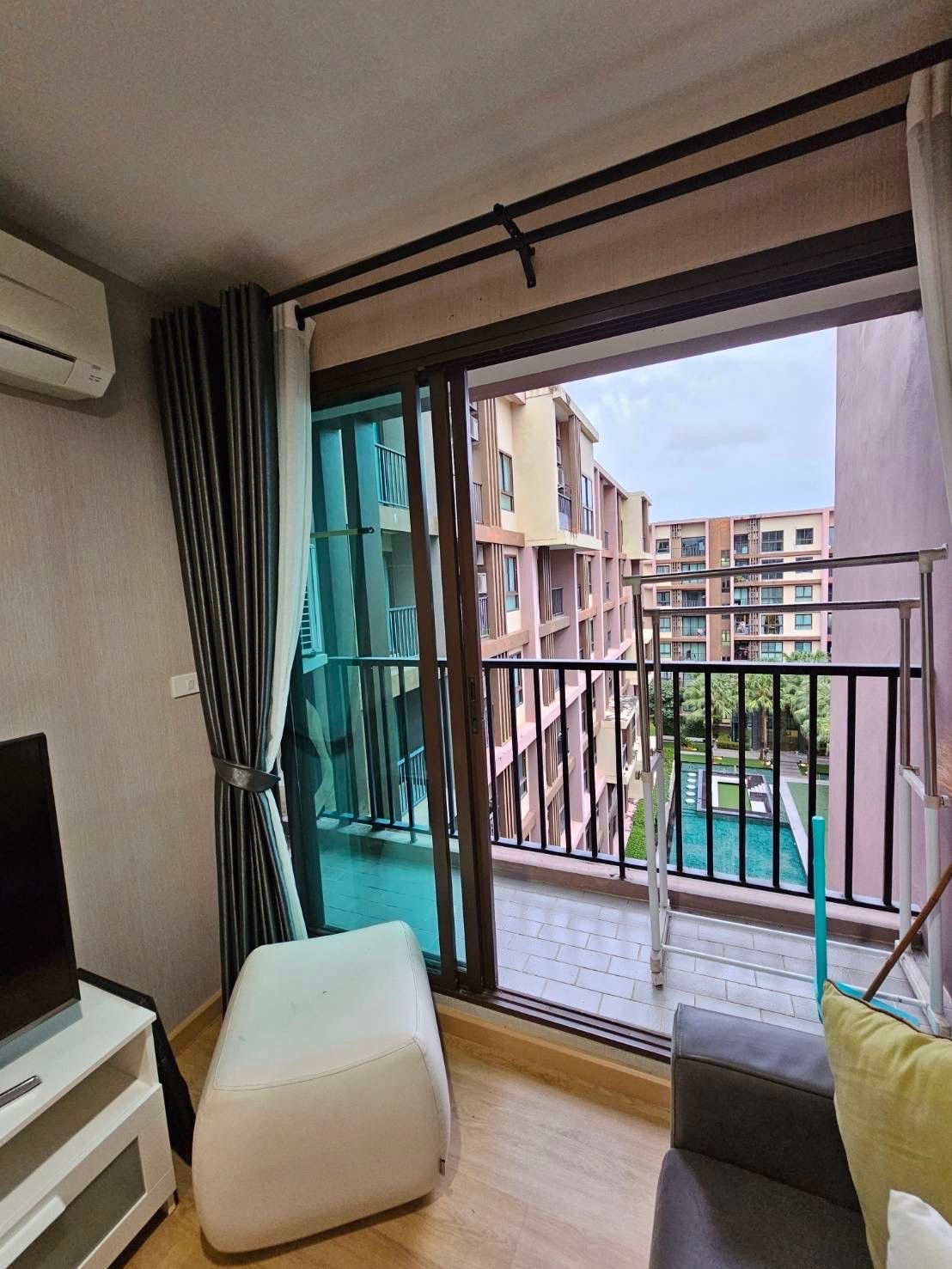 0f3db4a261514b81a299835ea2d43bcd-1