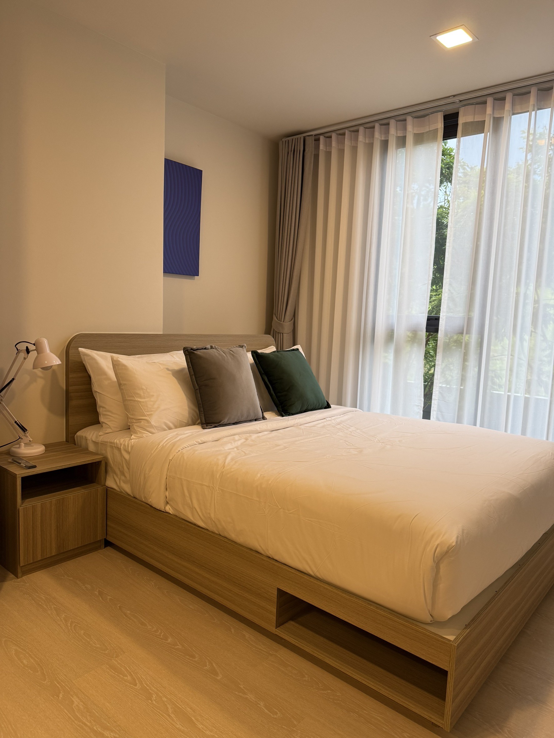 374c25bf0db7442db8ad3bc1e13953ad-1