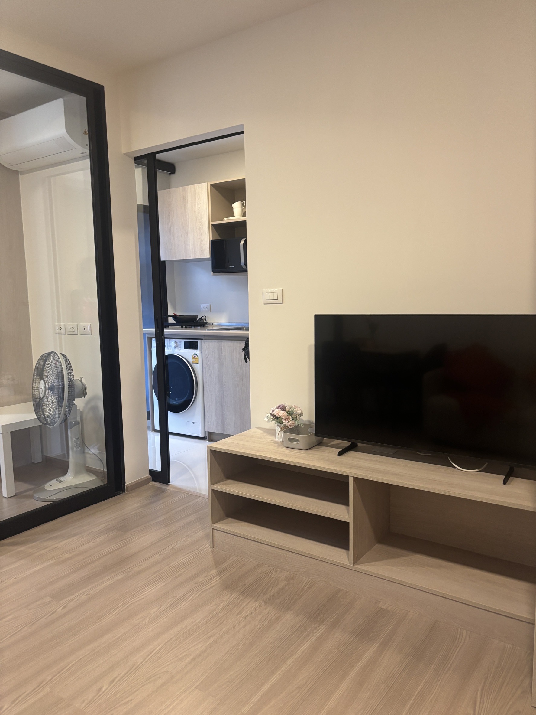 79a54d9dc9e84a6ba364fa24eabef070