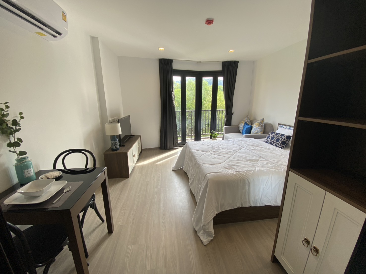 01729ac78d2e4036859456d74c55a8e9-2