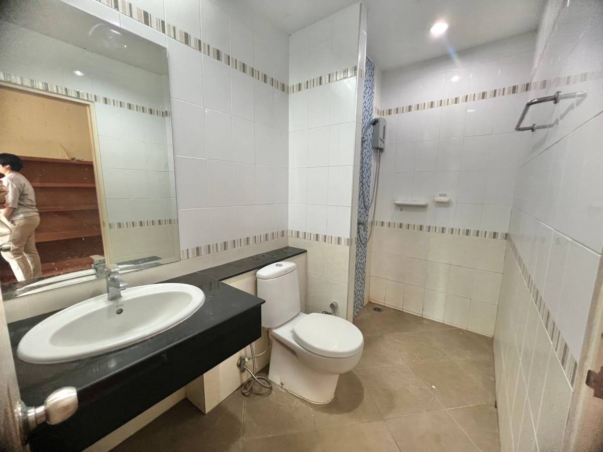 0a1c4a082d4643bc84f64d745b5497f5-1