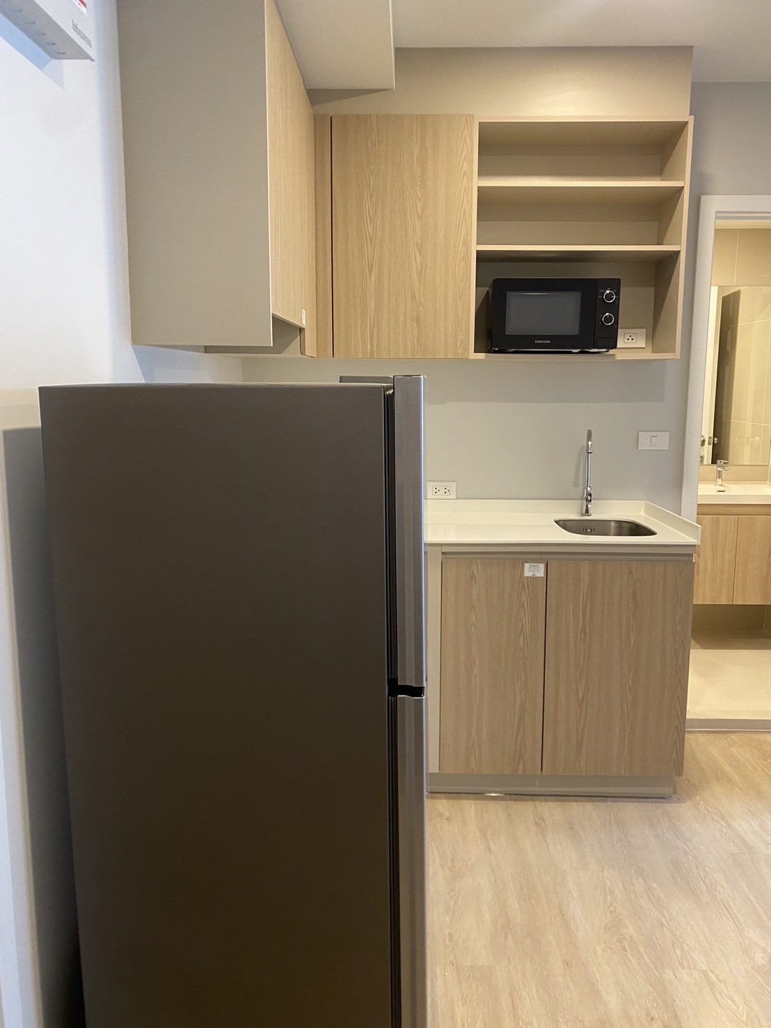 0e21681a412d47218aa977cf03c0f761-1