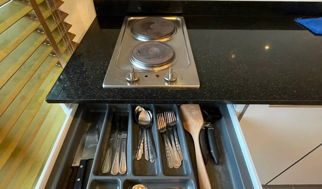 100749
