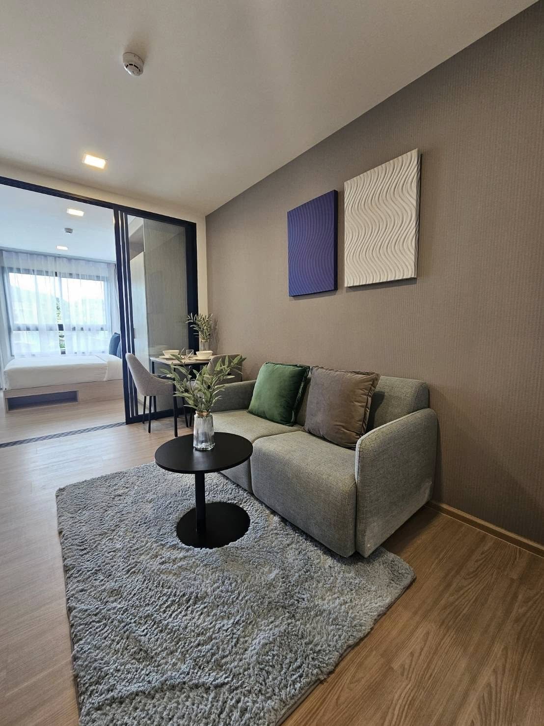 19f2c586573444ff8a7e1976549c8012