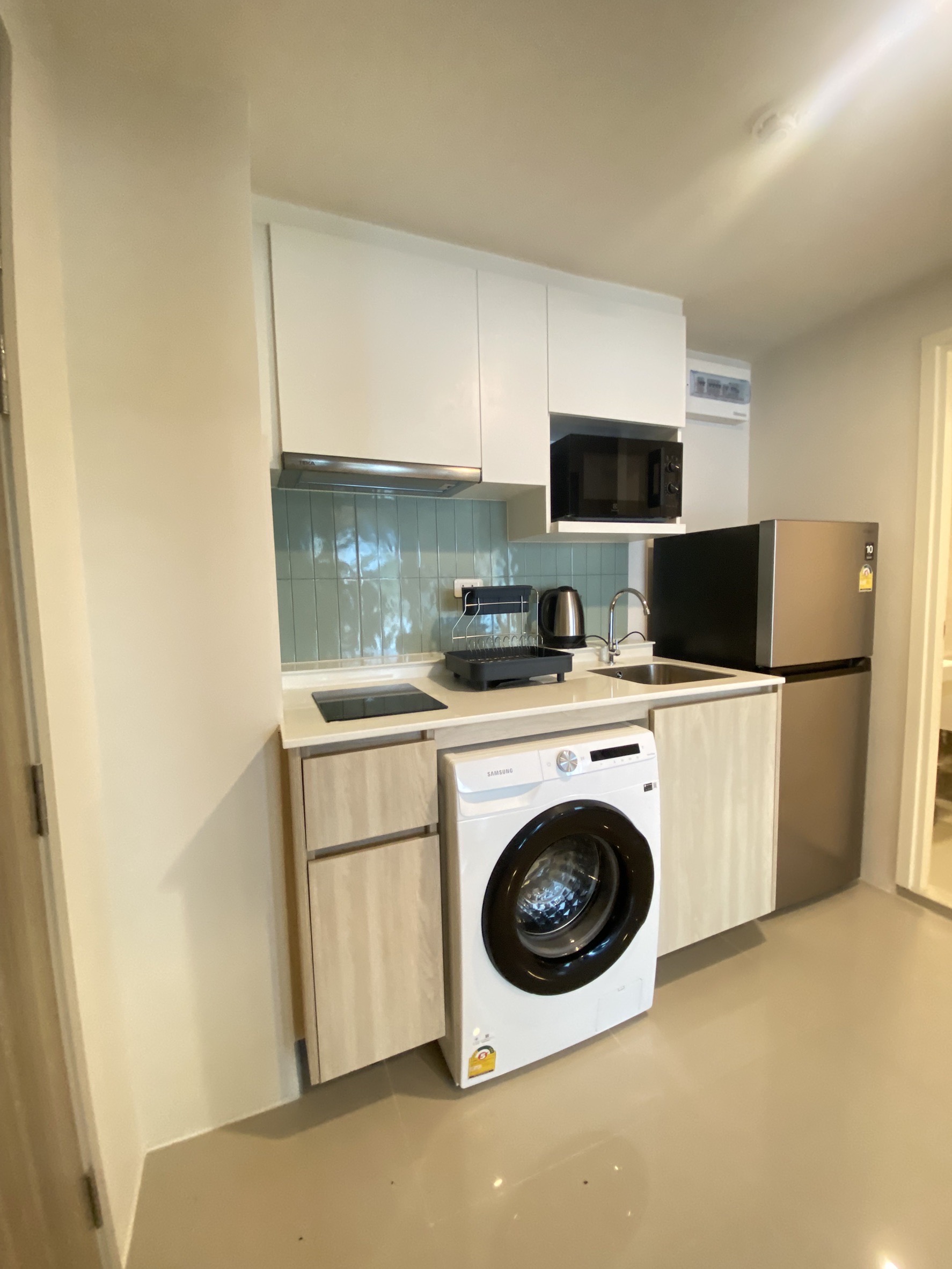 1C1E2EAC-B55B-4D02-B3F4-84F69329A94E-1