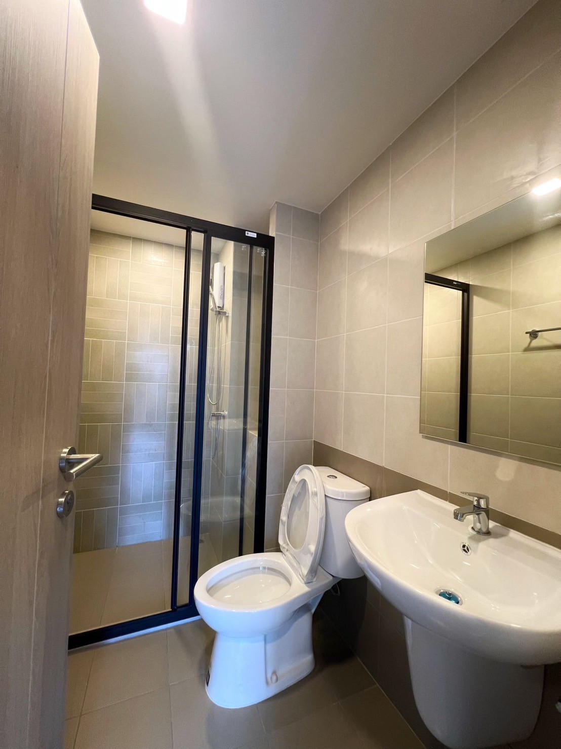 1c436ede5afe43e3a3c54bceb66bd800-3