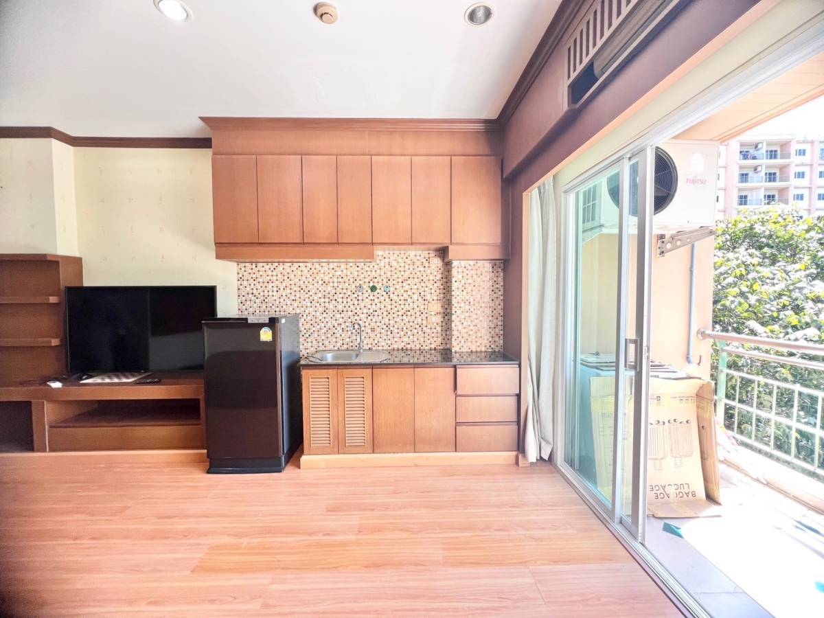 2e5233d265e04c60afc61c0d6dadbe5b-1