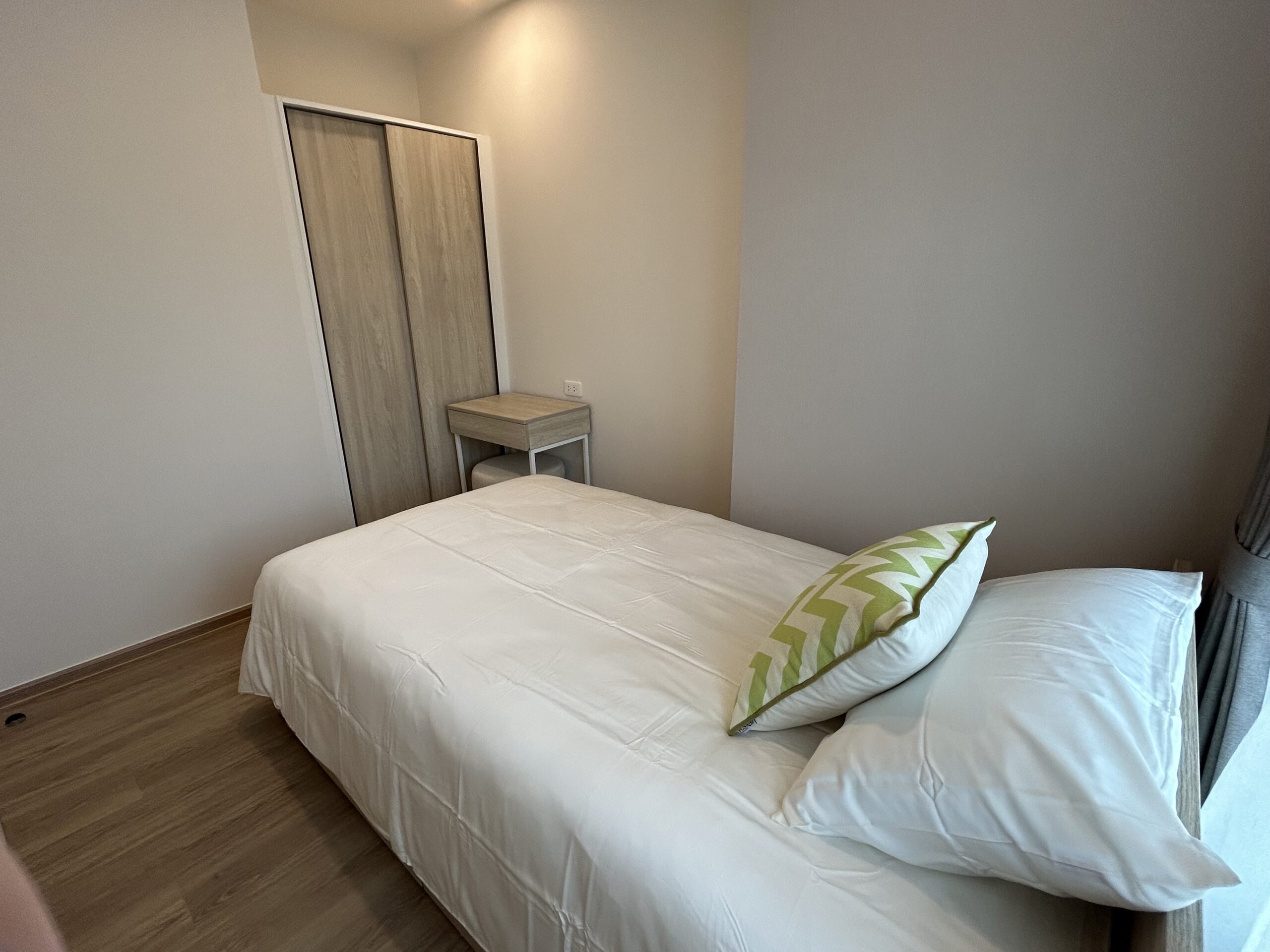 30D8A246-AA12-4487-89BF-1CB0B4B6D877-2