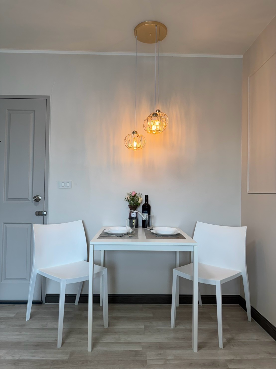 37ade1d15951405f88412a6153c9500d-1