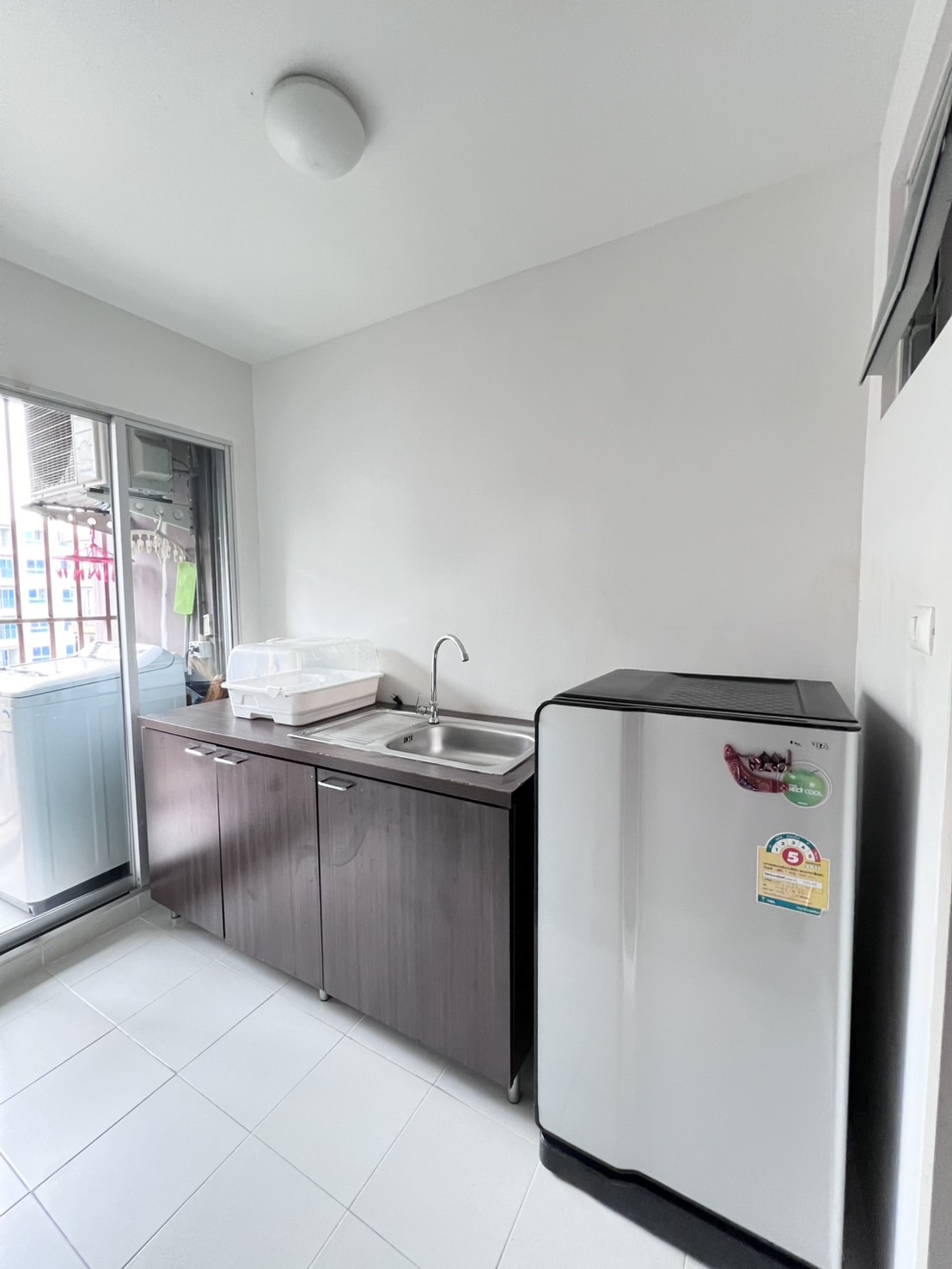 4038ca2ec84a429d819c005a531574e8-1