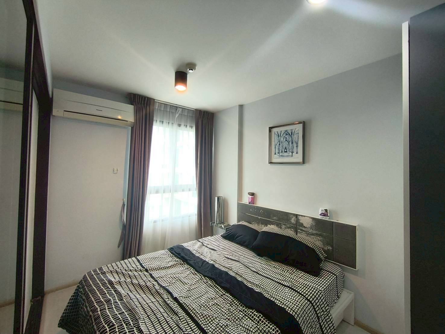 4540bd296d3a43b38a97eb558ce6080e-1