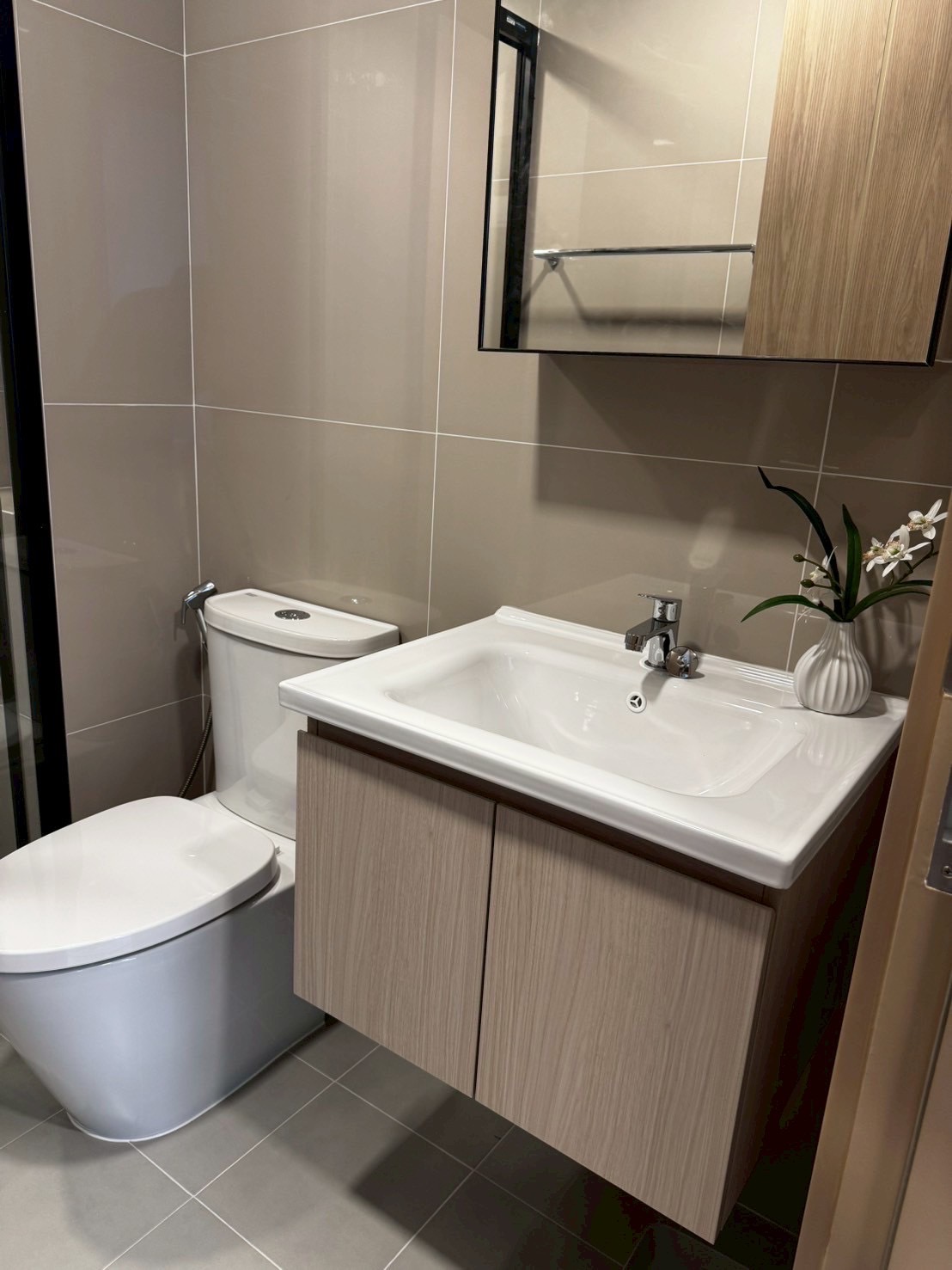 50852676c6ec4935954a9f82cc999747-1