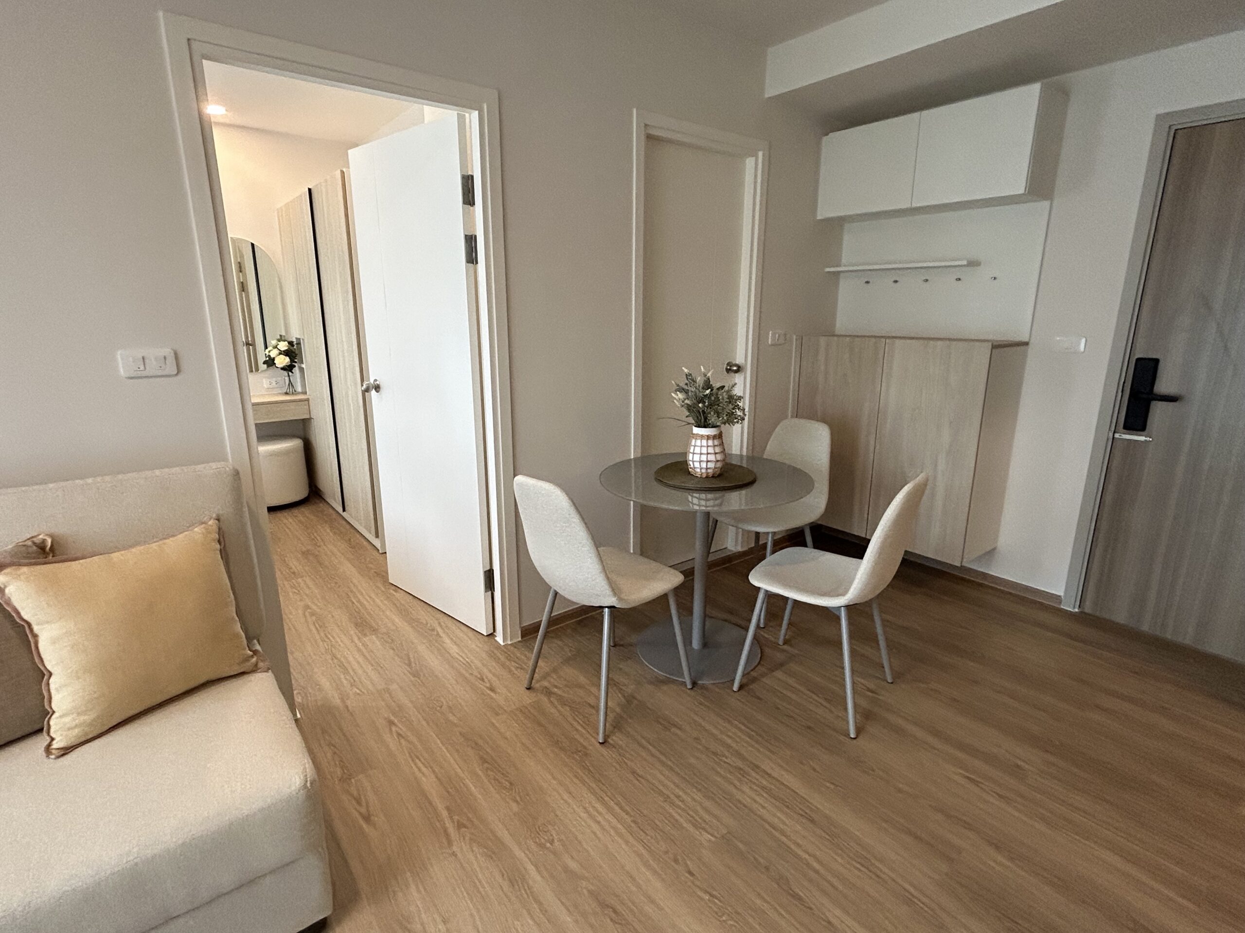 5E424E71-6162-4B59-A9EB-E78B5A599A49-2