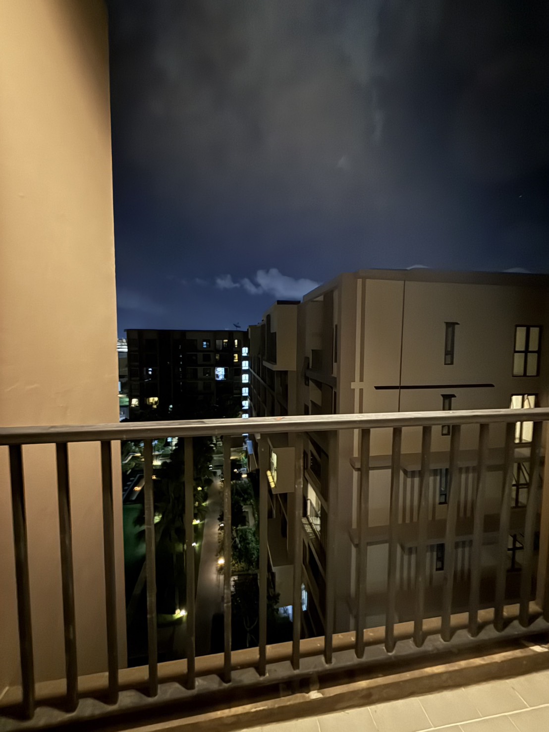 5cb8e188414240929f85968477f22409-1