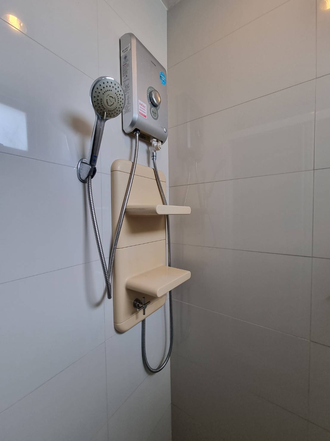 9b12059312f54dc99732a616608e3d32-2