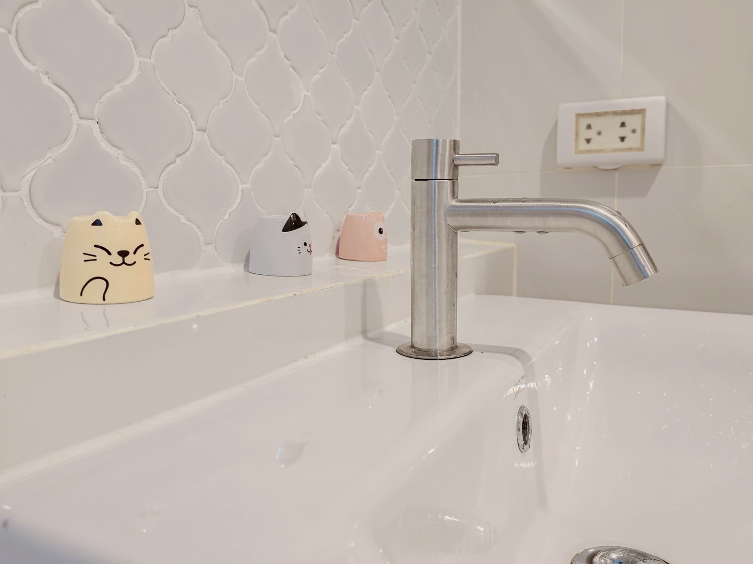 LINE_ALBUM_The-Base-Downtown-5187_250723_2-1