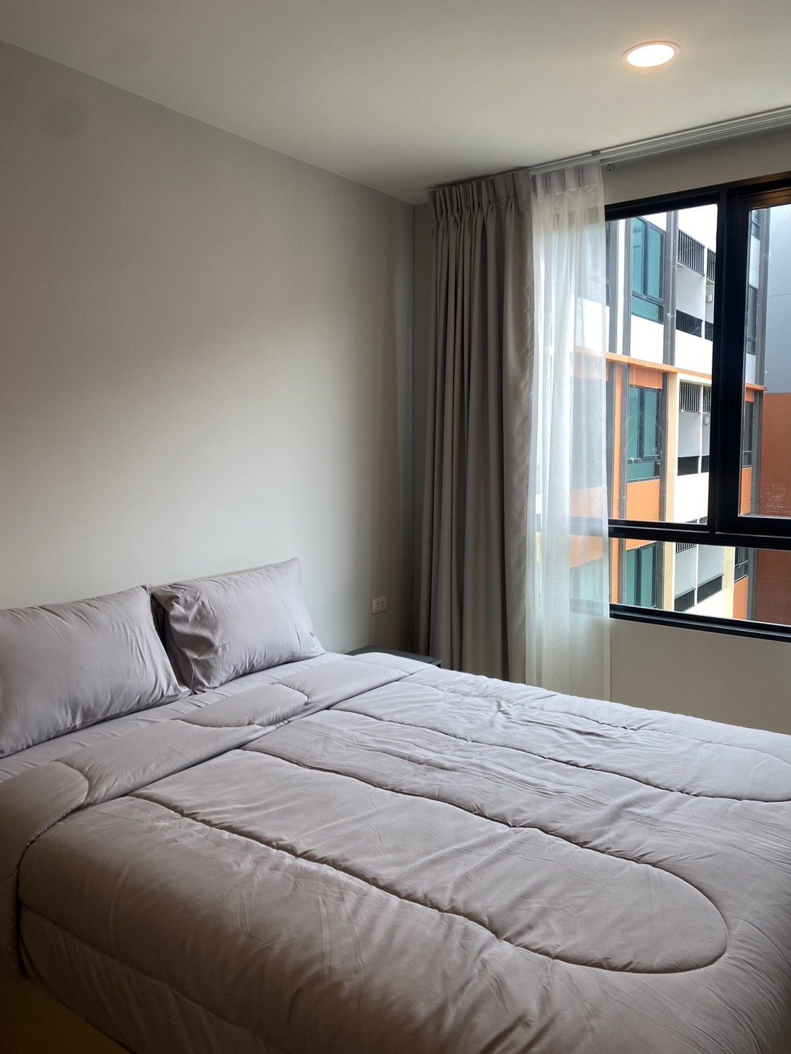 b8a9738397bb401a9439431be37c1647-1