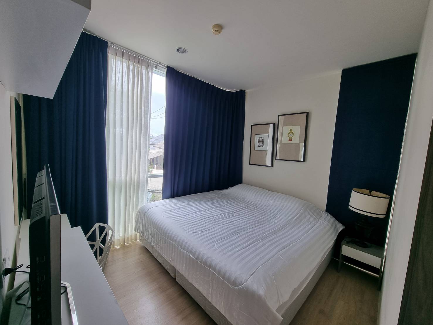 c9a55b916fa64261aabca94ef12d5705-1