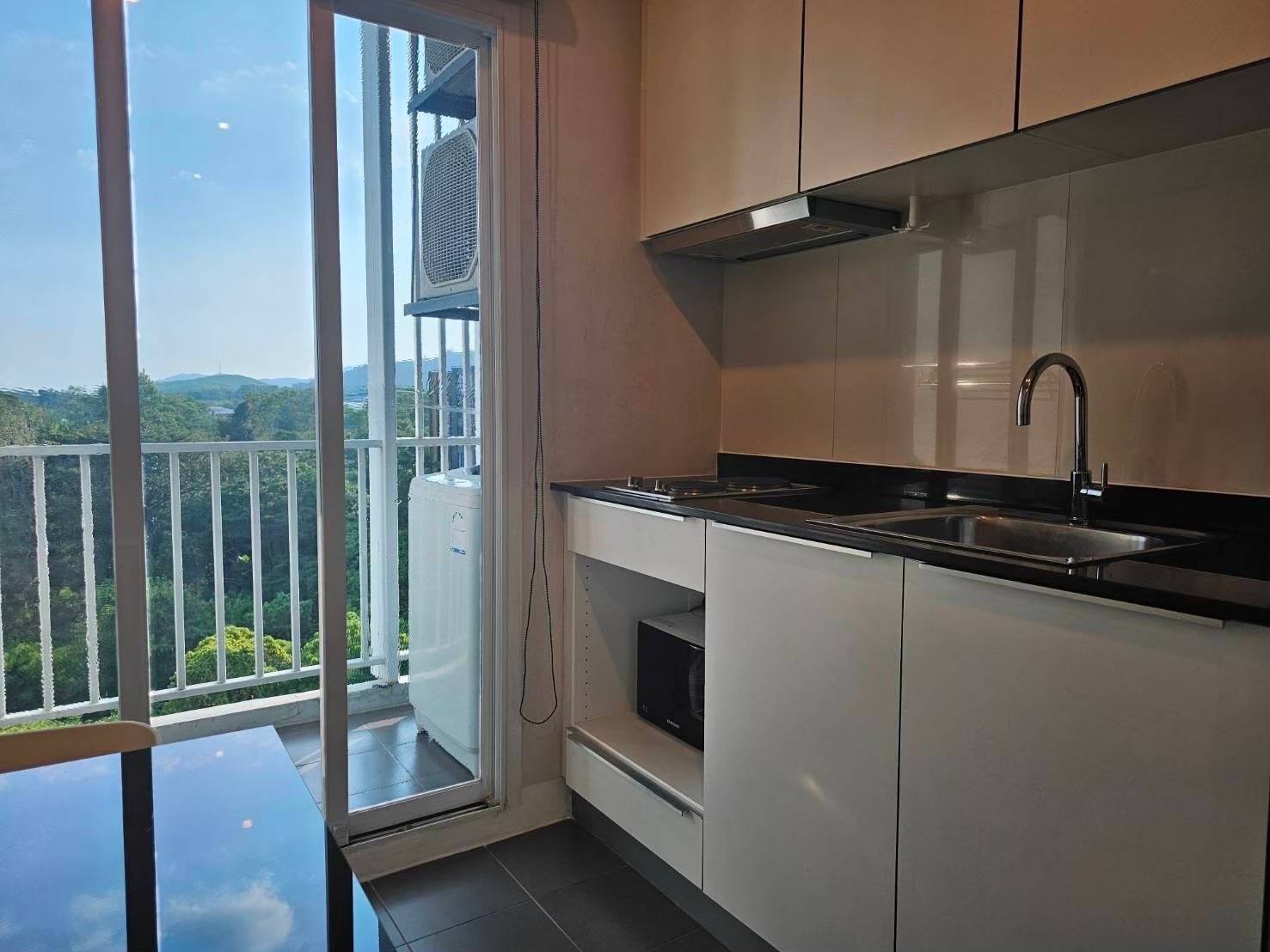 d228aa28153447d8bf1f7c3ce2993669-1