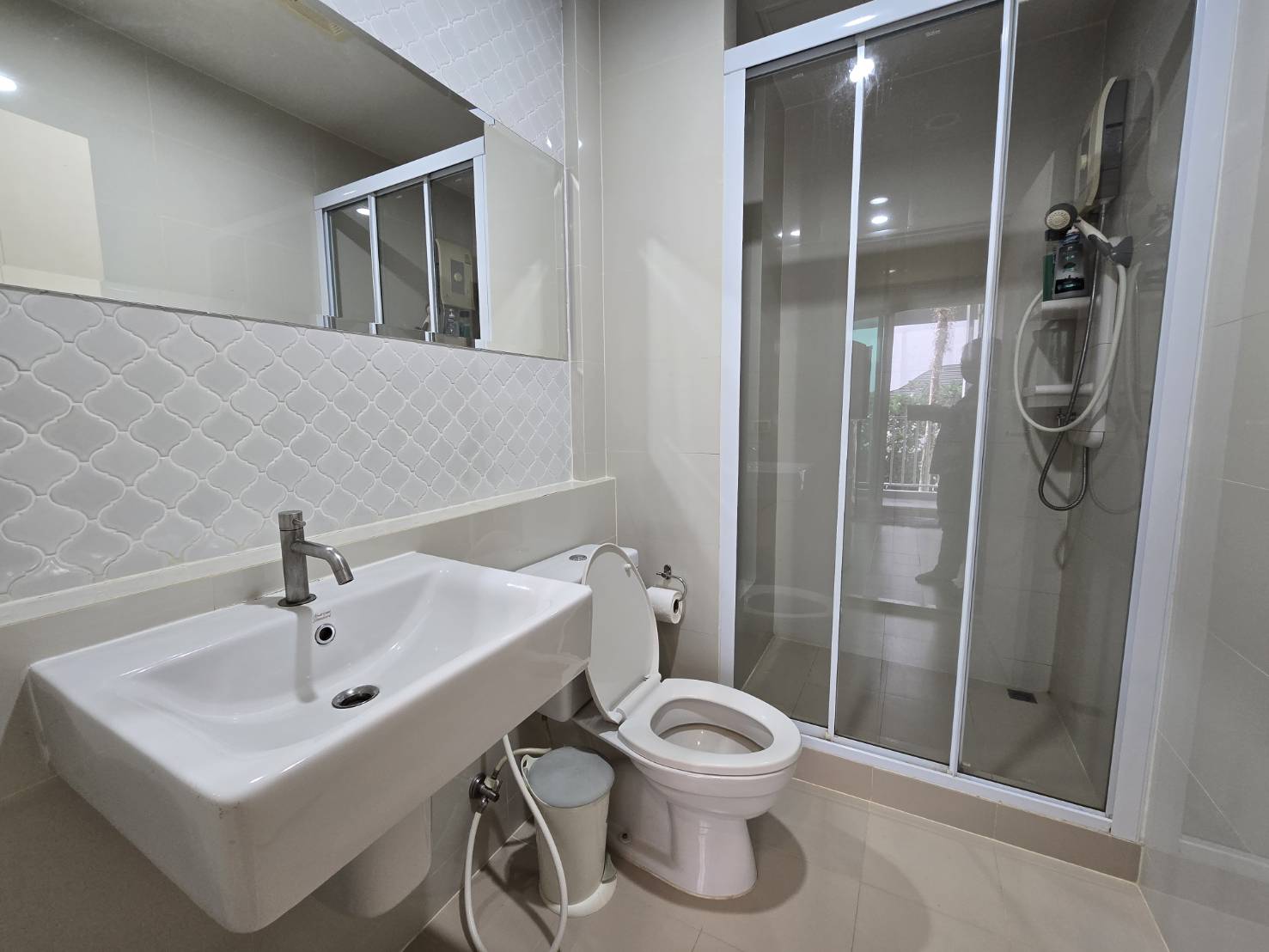 e13fc15b71c84f73b9d119312b1a0229-2