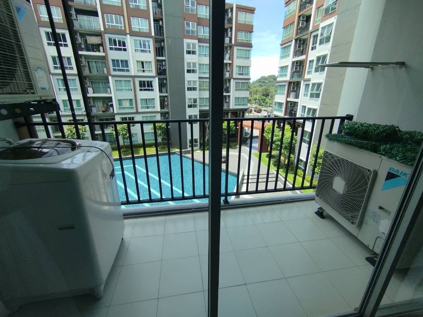 f4967599a6e144898e79cdd958569d9f