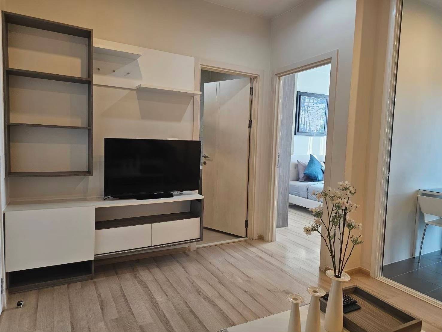 fae9008ee2b24bb7b87d16317606ba44-1