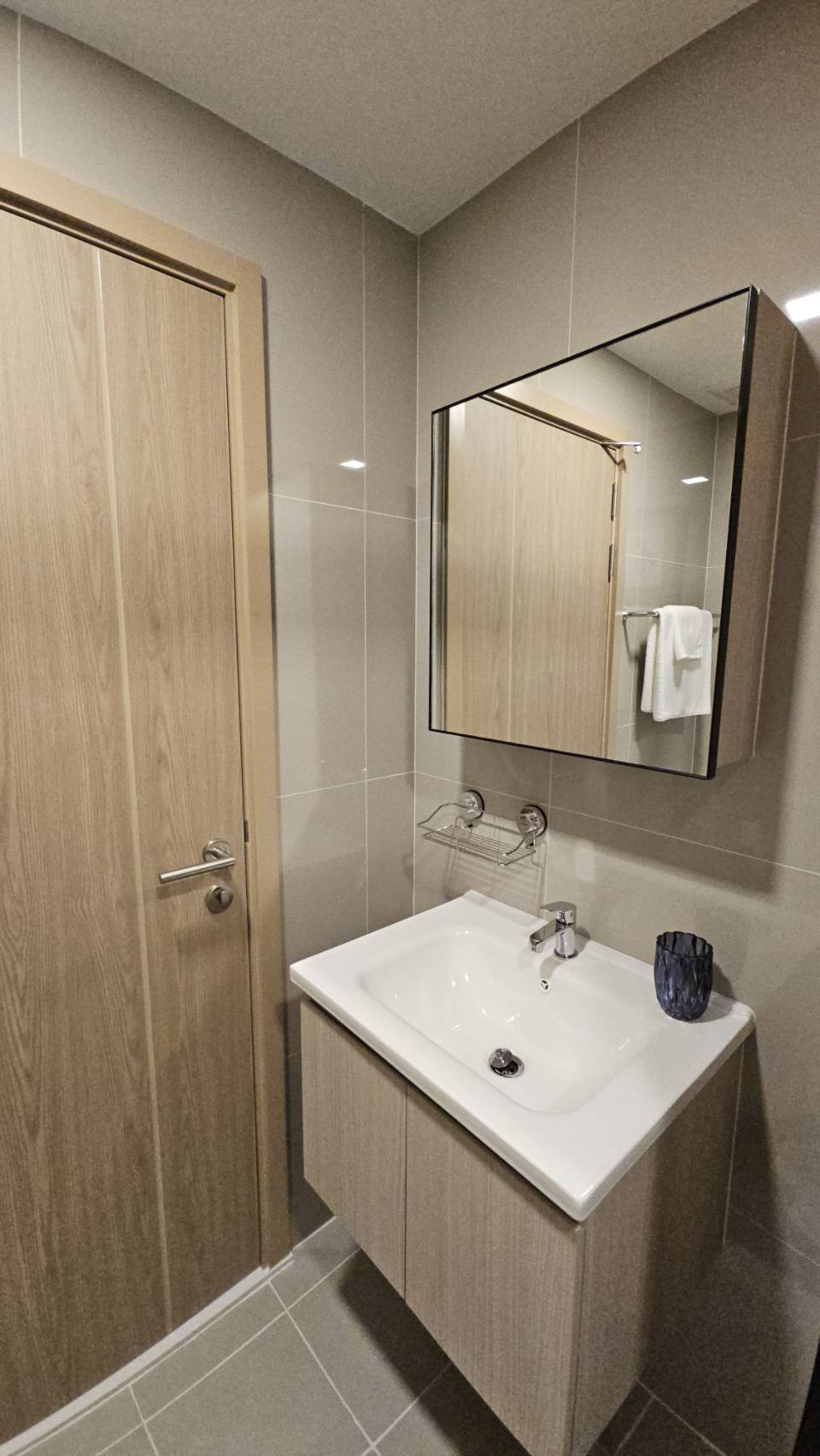 fceeb996242642fdbedf6054c5dc9e95-1