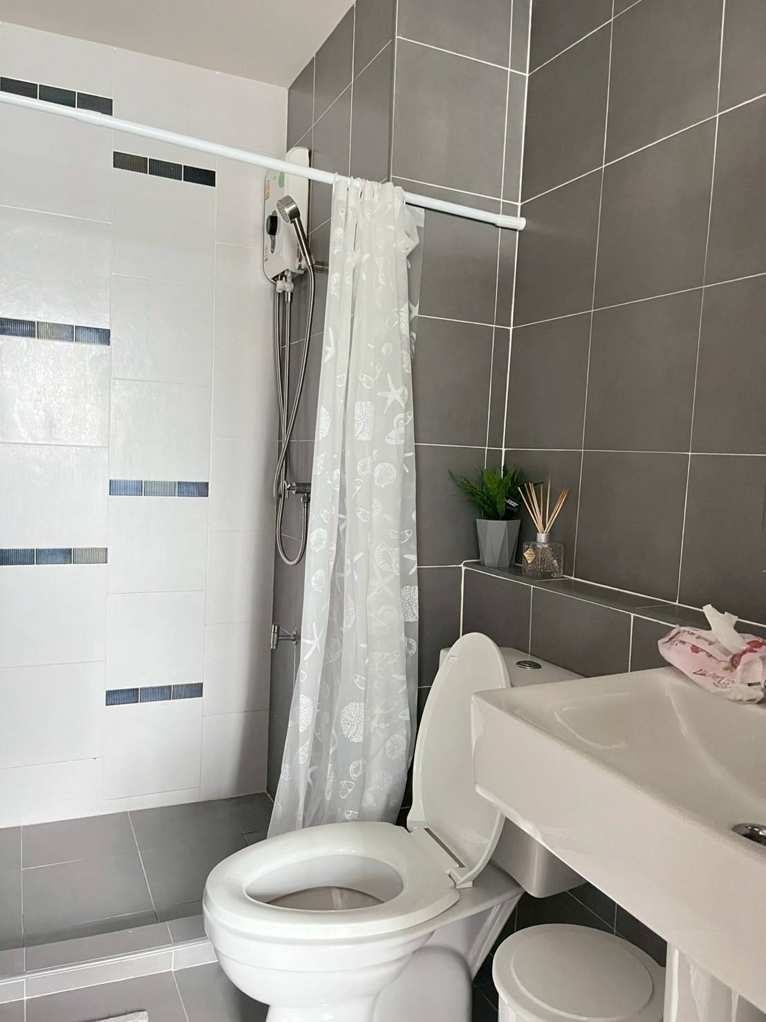 038e95c0bb0f443ca64a588bced919b8