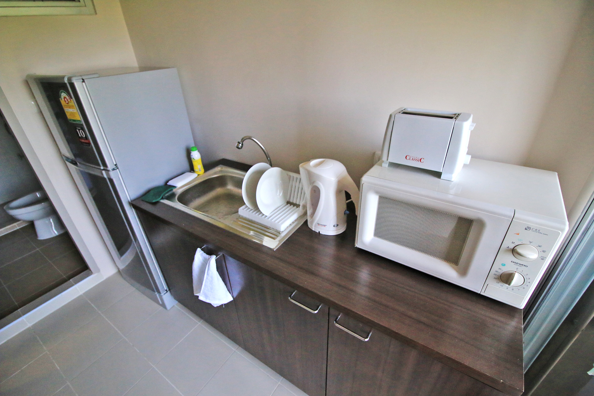 07b01c517f1a48919952aaaa1a0c289c-3