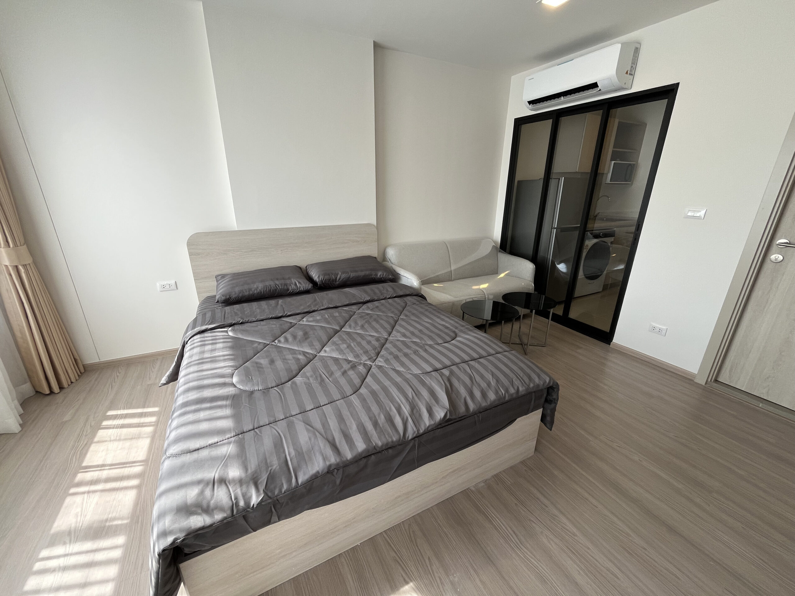 0862b2dae55046e193cf552b568f1dae-1