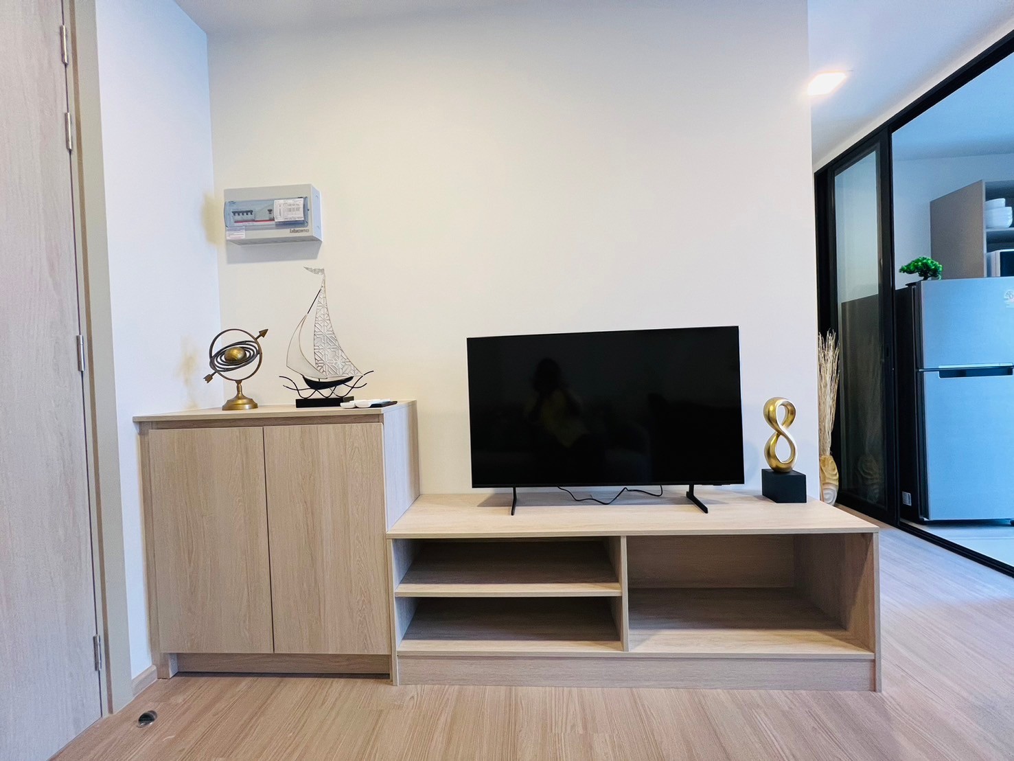 08dab6aa613447d69c7cb089a1af6906