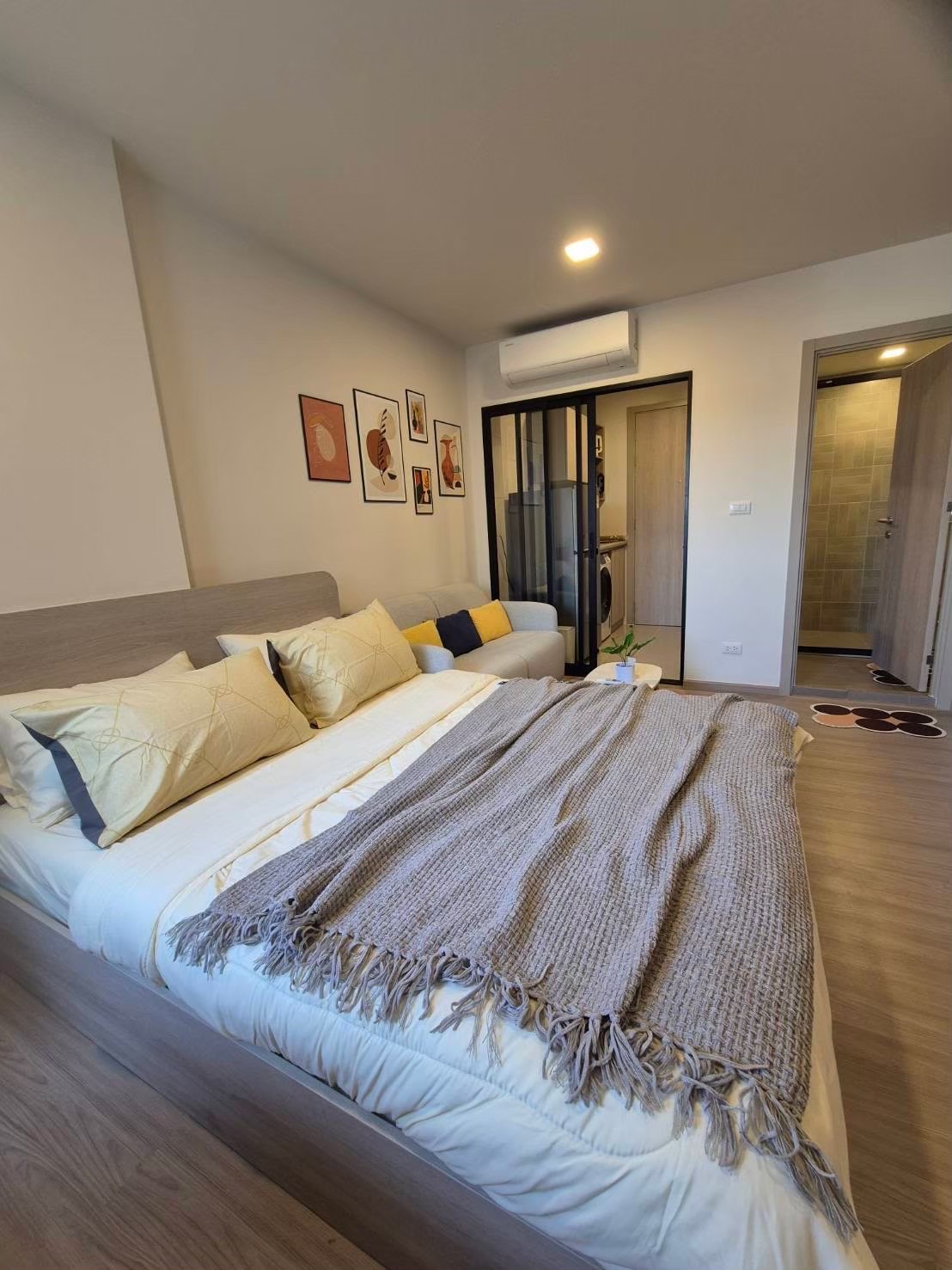 122b92fe2cc44ff49836d772713e08fd-1