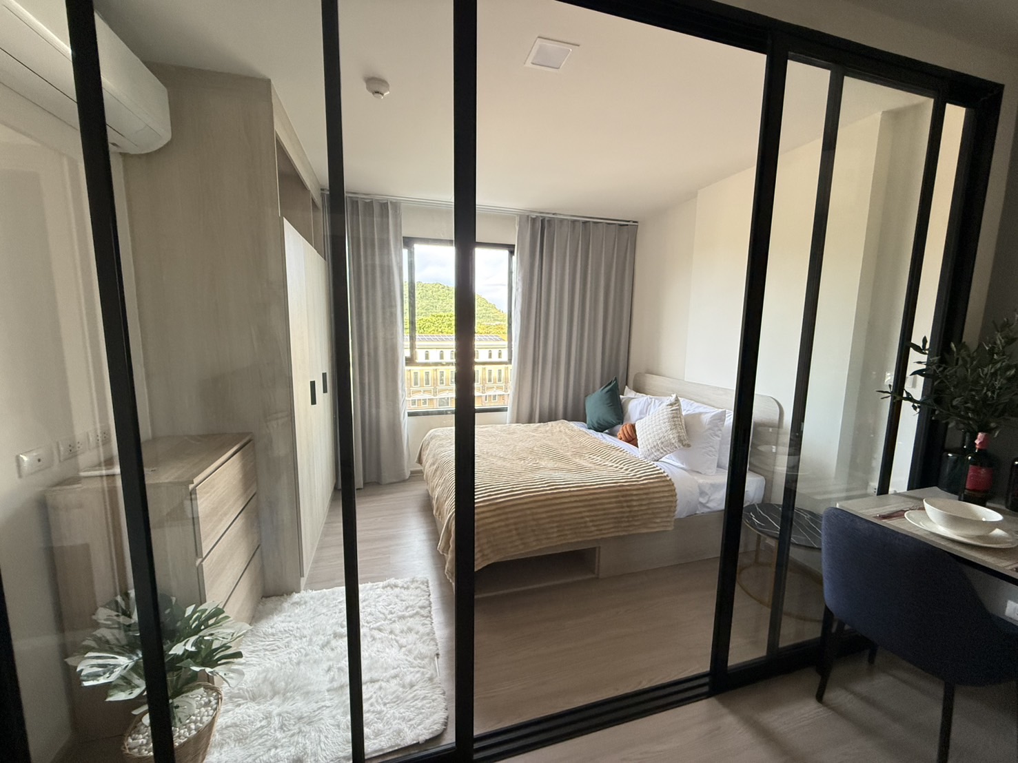 1c2ad5a178ad4d659b64f82eeaf8c774-1