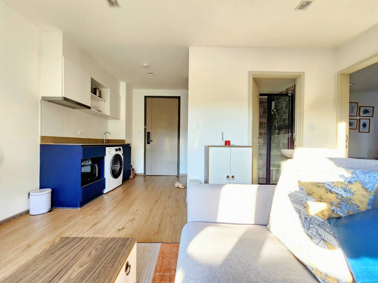 1c305b5ff2854df7bc79d4ecc6d30b40