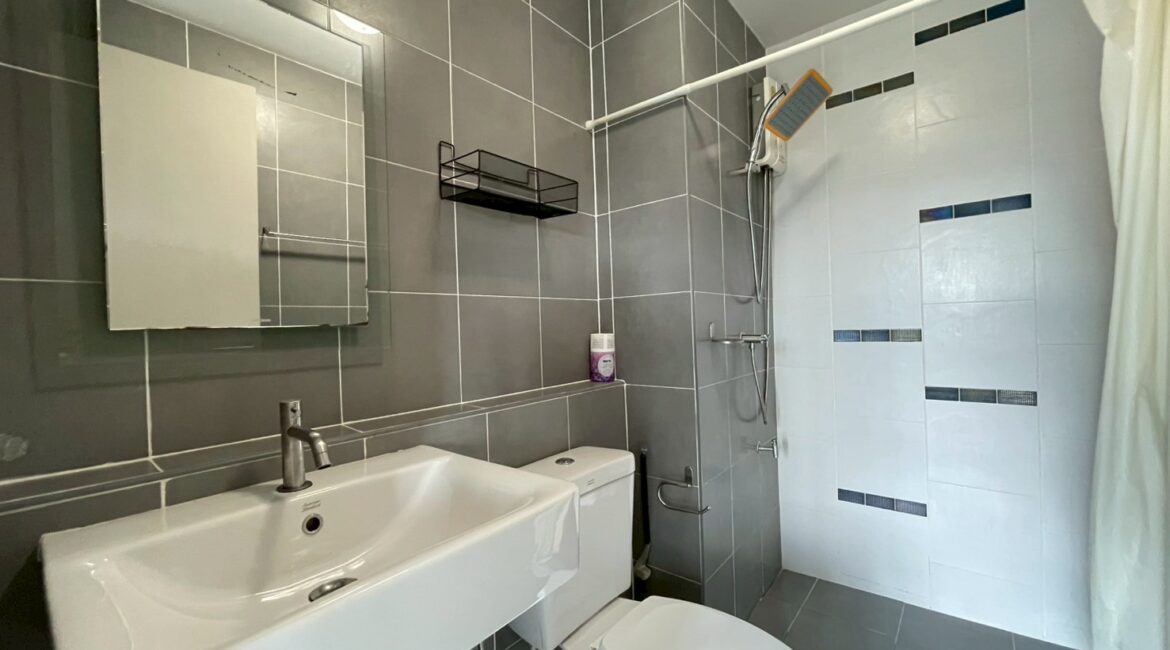 23e3f31cc0504782be019049064a9ddf-1