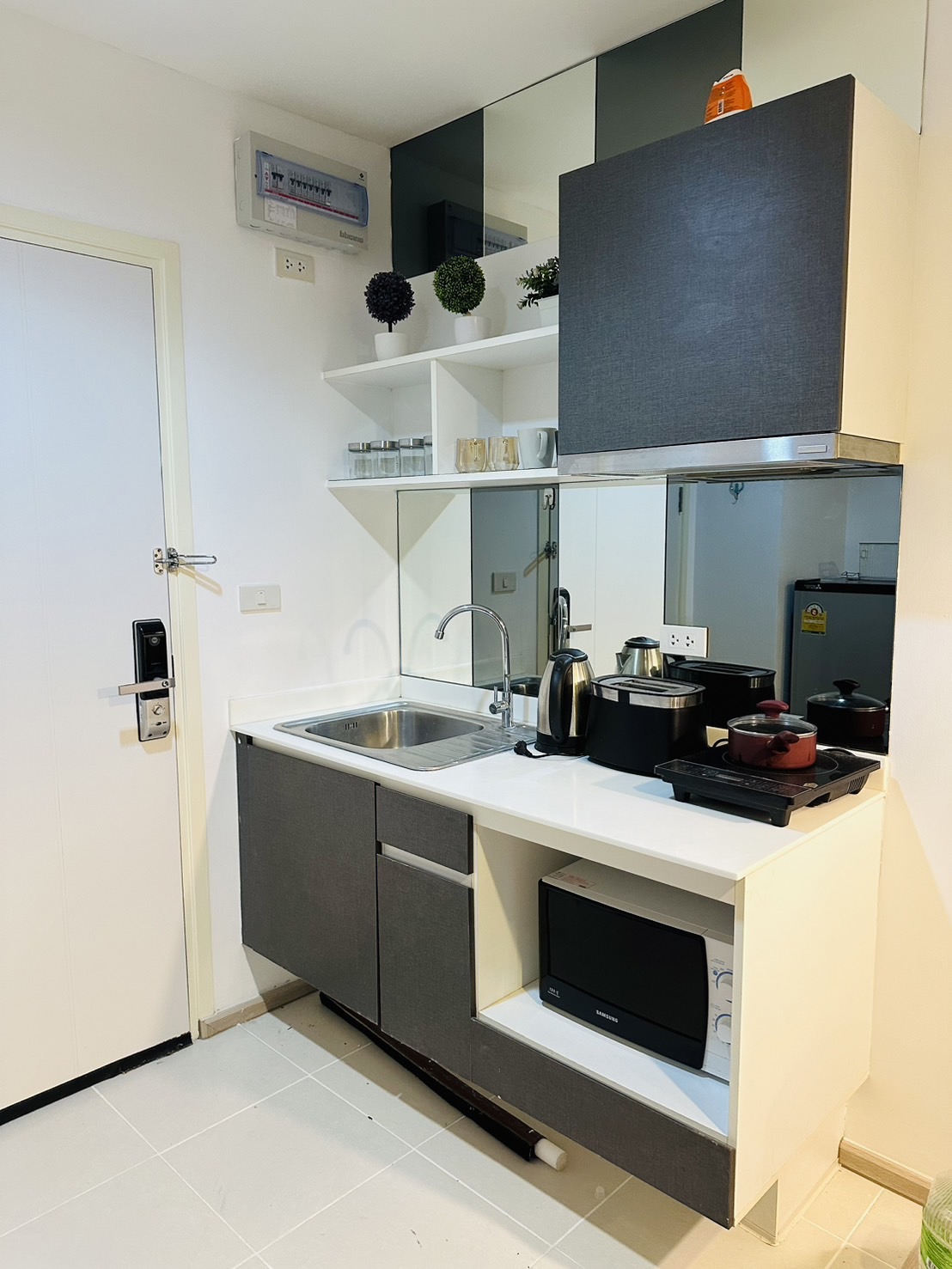 2644e12a04d445fcb9d1e8b01a968edb