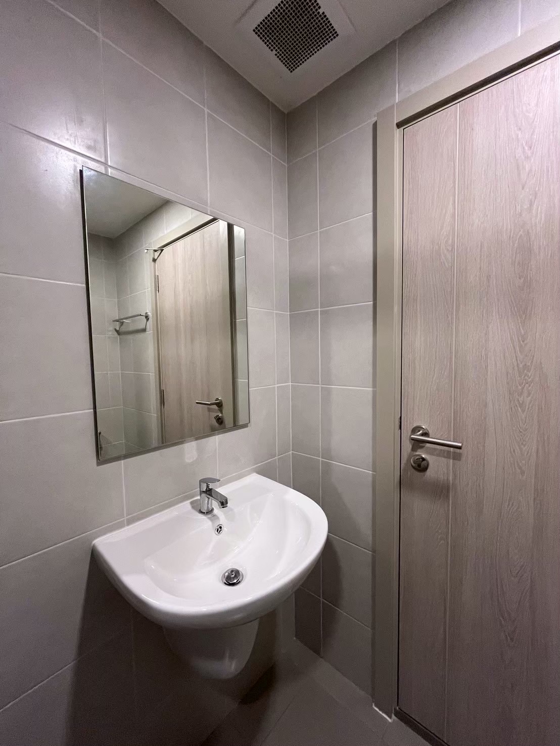 2bd1ce03dde04bb1a5c58f4e6ef97ee4-1