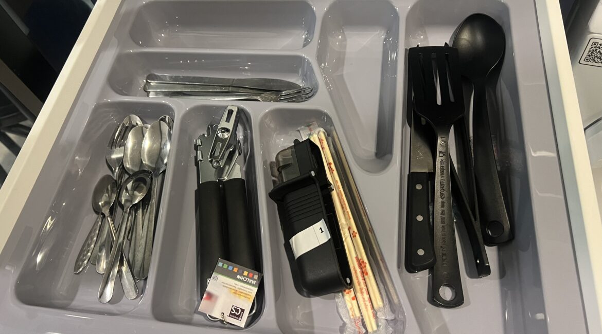 2e6eb9d7e6c14238823f7f8ebdf82d43-1